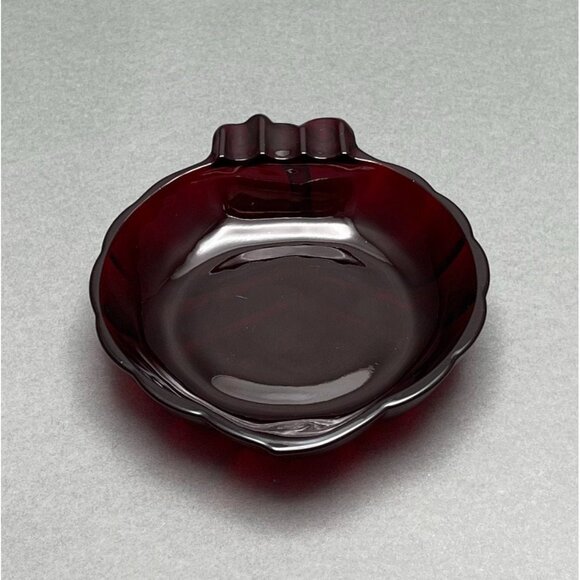 Vintage Art Deco Anchor Hocking Royal Ruby Leaf Shape Glass Ashtray/Trinket Dish - Picture 1 of 7